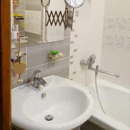 Apartnet. 3-Bedrooms Lobanka Street *