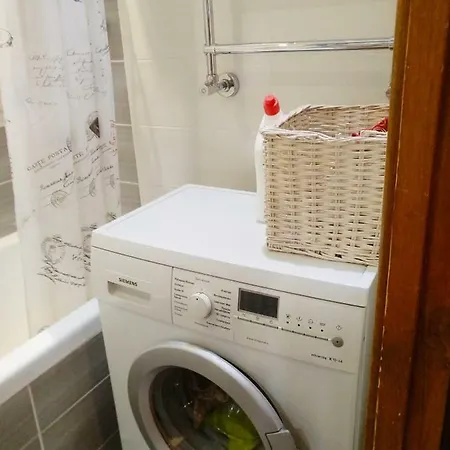 Apartnet. 3-Bedrooms Lobanka Street
